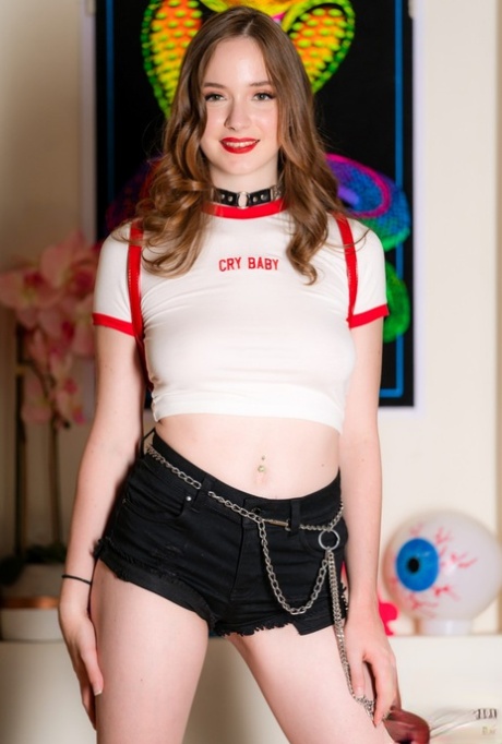 La pornostar Hazel Moore lancia l