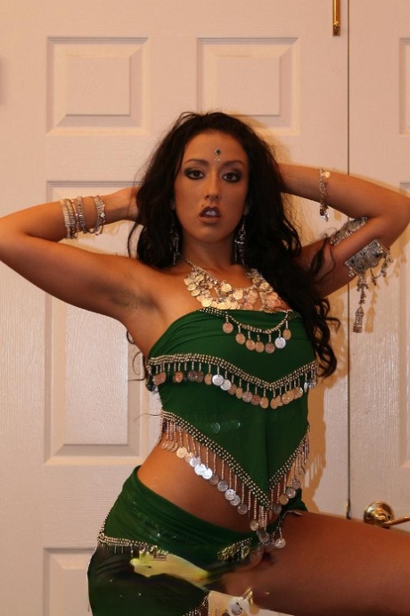 Indian MILF Ricki White gets spit roasted upon a chesterfield