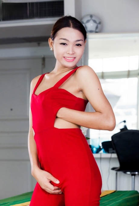 Ladyboy Ladyboy med Samay XXX Porn Pics