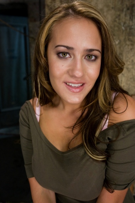 Amarrada Trina Michaels