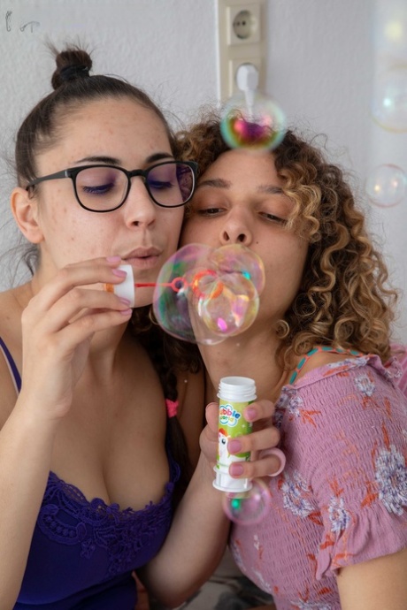 アマチュアレズビアンJullie&Chelsea K舐めてる各その他の角質毛の商品