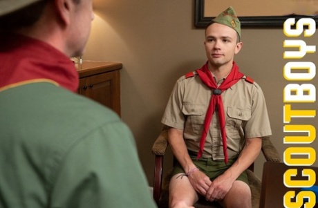 Il giovane scout Logan si fa sfondare l