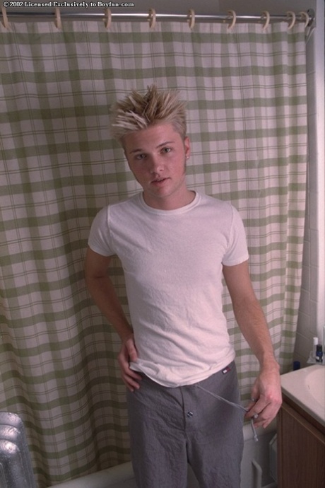 Boy Fun performed by Ken Nude Pics