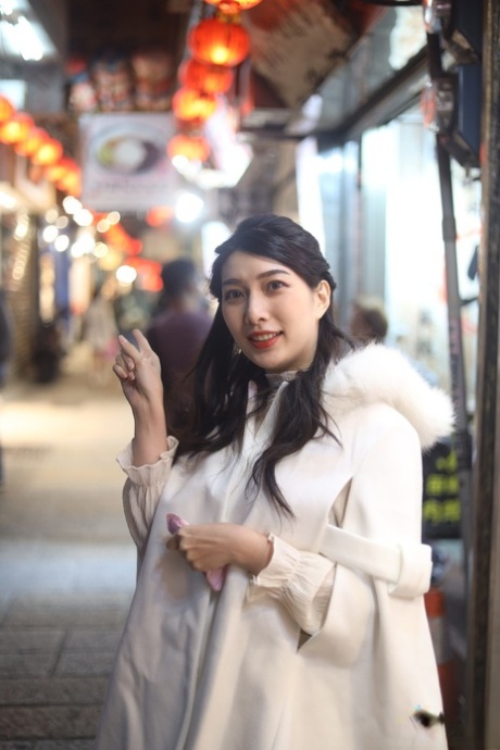 ゴージャスな中国娘、ジアシンが初デートで誘惑されファックされる