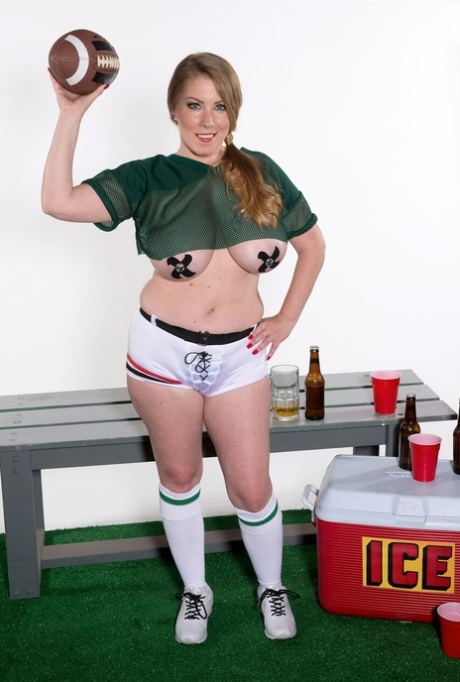 Score Land performed by Desiree Naked Pictures