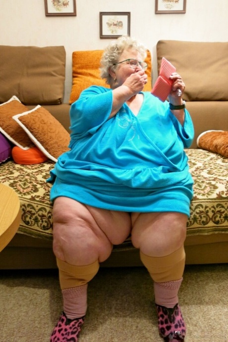 Oma Geil starring Elephantine Nude Pictures