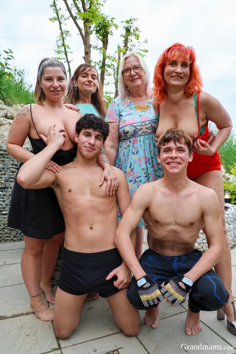 Grandmams featuring Danny Fontana, Lavra Red, Luciana P Hot XXX