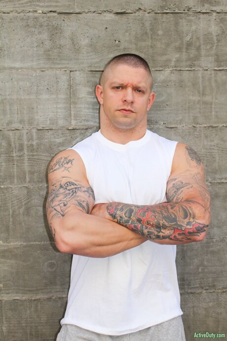Active Duty featuring Owen Steal XXX Pics