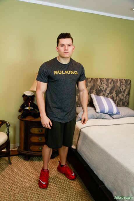 Active Duty featuring Alexander Maximus XXX Pics