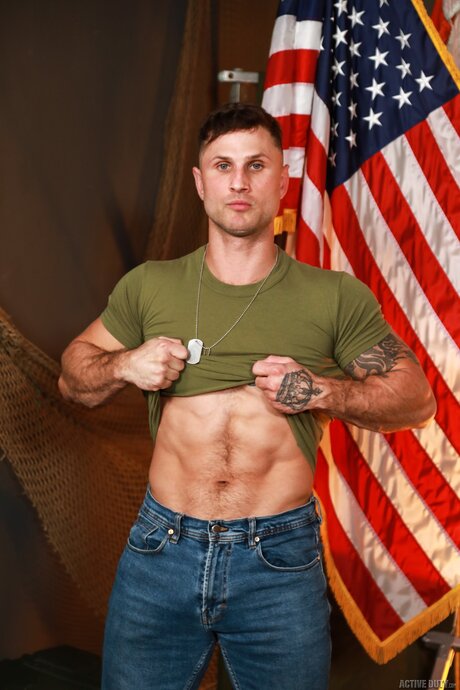 Active Duty featuring Blain OConnor, Brock Kniles XXX Porn Pics