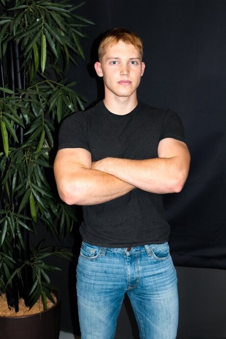 Active Duty performed by Jake Jordan Hot Images