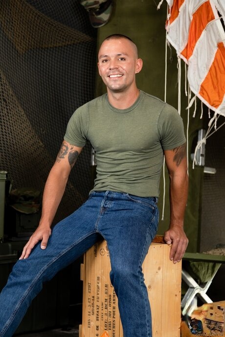 Active Duty featuring Lars Larson, Ryder Owens Porn Pics